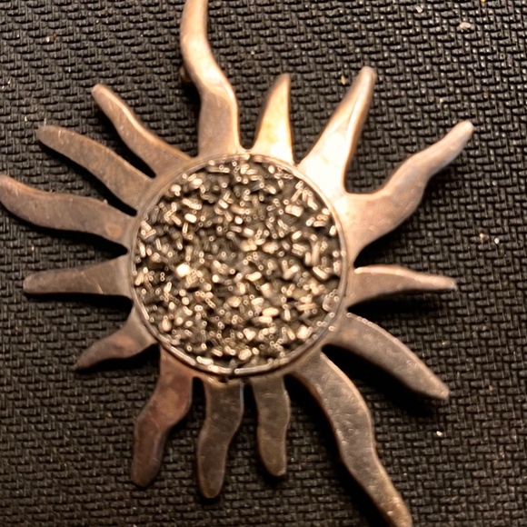 “Vintage Mexico 925 Sterling Sunburst Brooch – Bold Silver Pin” - Picture 3 of 3